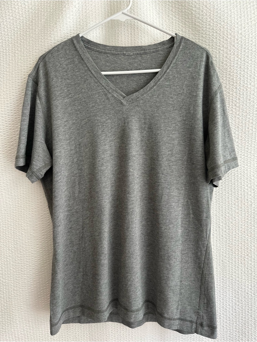 LULULEMON Gray V-Neck Short Sleeve Tee Workout Athletic Women’s Size 12